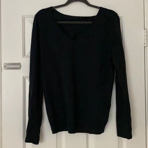 Gap V-neck sweater